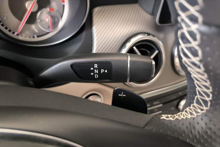 Used Mercedes-Benz GLA 2016 GLA 220 4MATIC Fashion Edition Gear Lever