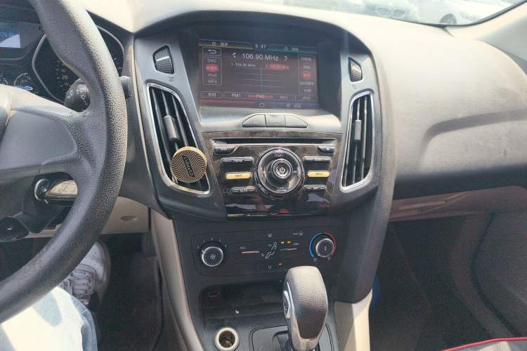 Used Ford Focus 2015 Sedan 1.6L Automatic Comfort Model
