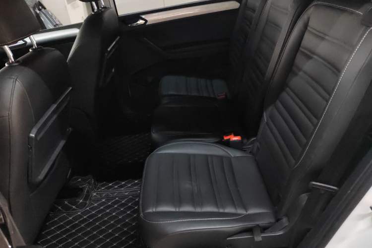 Used Volkswagen Touran 2021 Volkswagen Touran L 280TSI DSG Style Edition 7 Seats Left Rear Seat