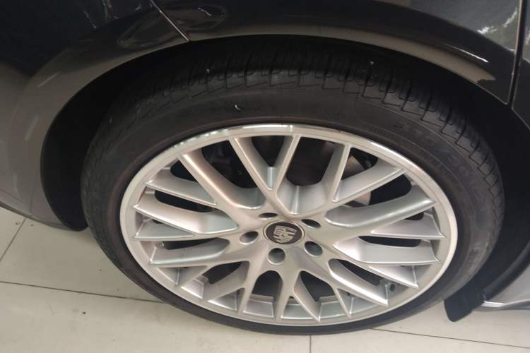 Used Porsche Panamera 2021 Panamera Executive Long Wheelbase 2.9T Right Rear Wheel Hub