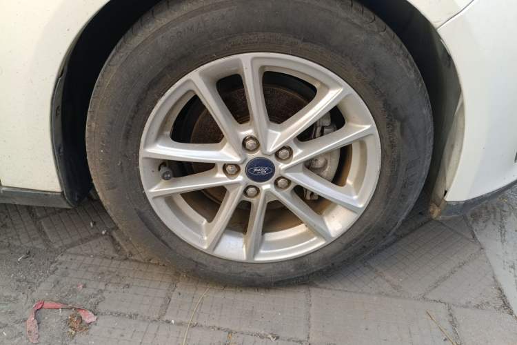 Used Ford Focus 2017 Hatchback EcoBoost 125 Automatic - Ultra-Powerful Style Edition with Smart Drive Features