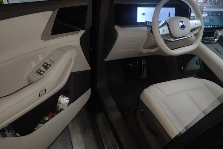 Used Denza N8L 2025 Model Flagship Model
