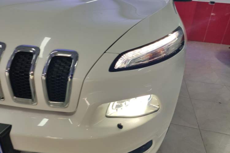 Used Jeep Cherokee 2017 2.4L Professional Edition