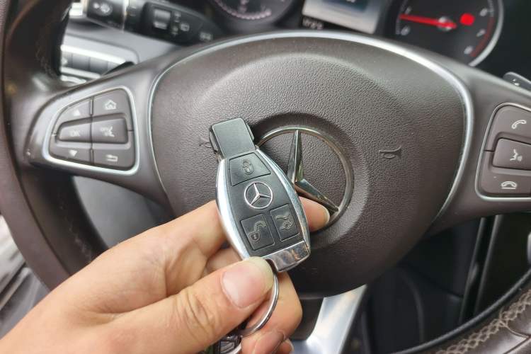 Used Mercedes-Benz GLC 2019 GLC 260 4MATIC Luxury Model