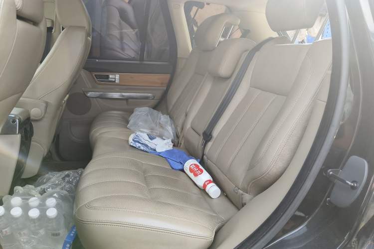 Used Land Rover Range Sport 2013 3.0 TDV6 Diesel Edition Interior 4