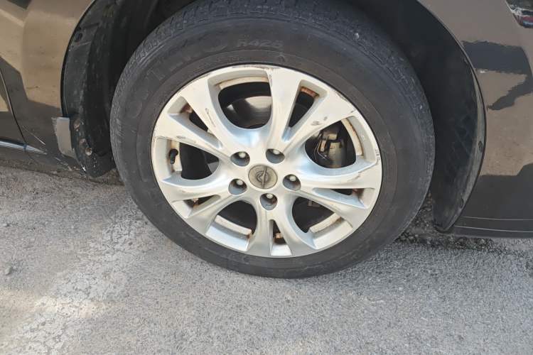 Used Haima Fumei 2014 M5 1.6L Manual Elite Model Right Front Wheel Hub
