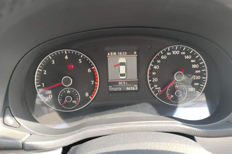 Used Volkswagen Passat 2015 1.8TSI DSG Prestige Edition Instrument Cluster