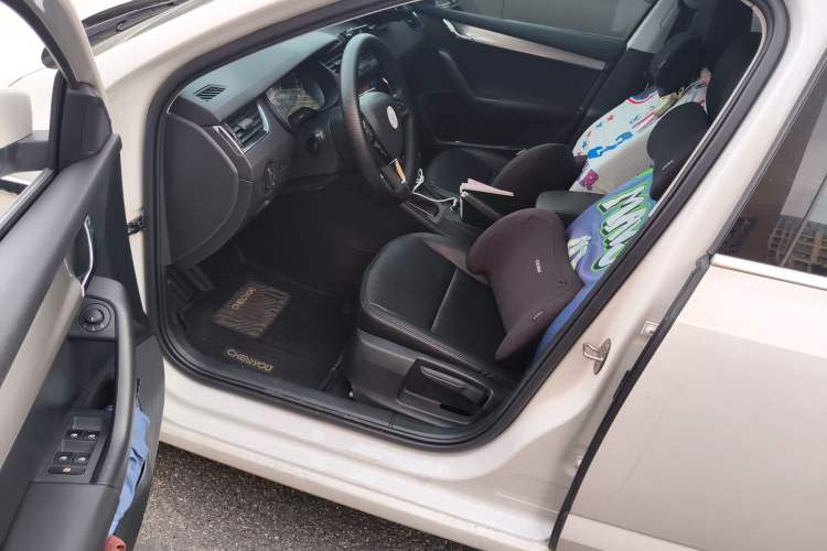 Used Skoda Octavia 2019 1.5L Automatic SmartDrive Comfort Edition China VI Standard
