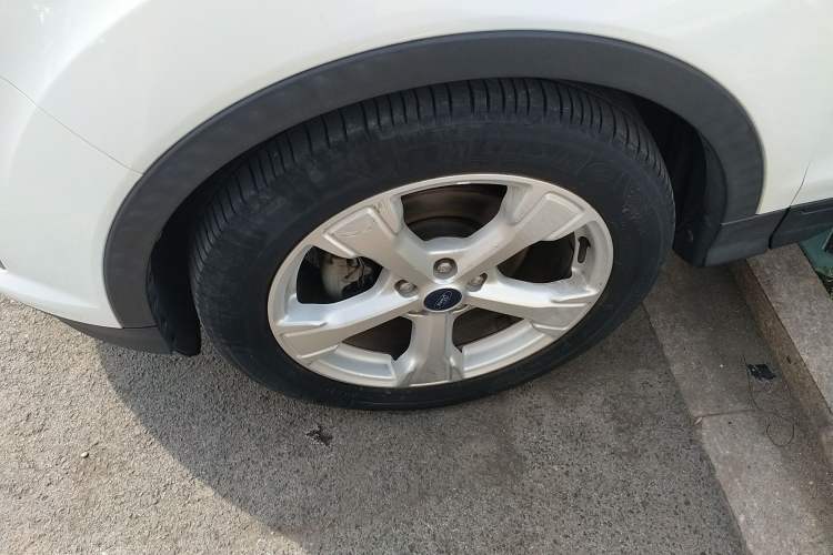 Used Ford Kuga 2017 EcoBoost 180 Two-Wheel-Drive Tiger Leap Model
