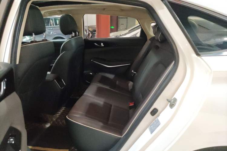 Used Changan Raeton CC 2018 1.5T Automatic Zhiya Model China V Standard