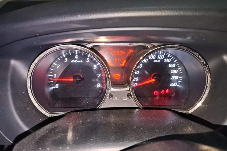 Used Nissan Livina 2013 1.6XL CVT Luxury Edition