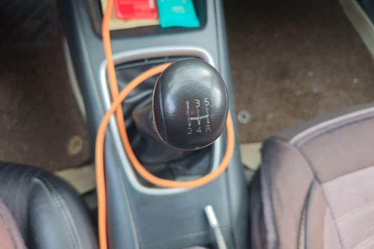 Used Nissan Tiida 2011 1.6L Manual Smart Version Gear Lever