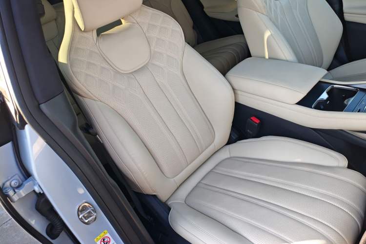 Used BYD Song L EV 2025 662 km Advanced Intelligent Driving Version
