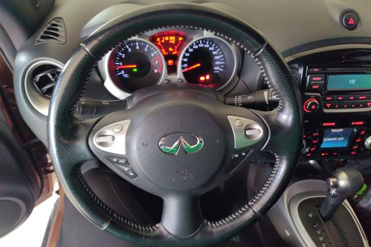 Used Infiniti ESQ 2014 1.6L Spontaneous Edition
