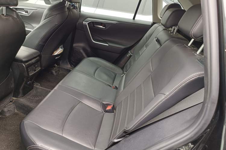 Used Toyota Wildlander 2022 Dual-Engine 2.5L E-CVT Two-Wheel Drive Luxury PLUS Edition