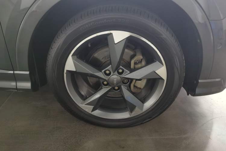 Used Audi Q3 2019 45 TFSI quattro Luxury Dynamic Edition Right Front Wheel Hub