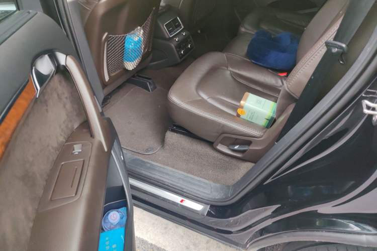 Used Audi Q7 2014 35 TFSI Sport Edition Left Rear Seat