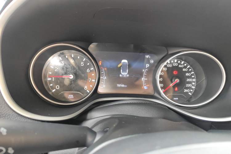 Used Jeep Compass 2017 200T Automatic Family Edition
