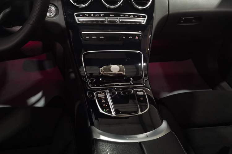 Used Mercedes-Benz C-Class 2020 Restyled C 260 Sport Edition Gear Lever