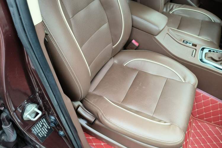 Used Leopaard CS10 2017 2.0T Automatic Luxury Model Right Front Seat