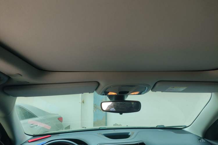 Used Jeep Cherokee 2019 2.0T Two-Wheel Drive Smart Enjoyment Version China VI
