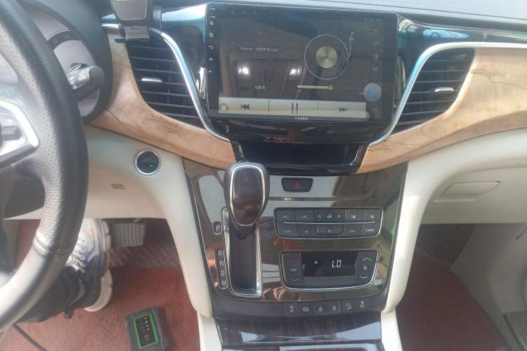 Used Buick GL8 2017 ES 28T Comfort Model China V Standard Audio And AC Panel