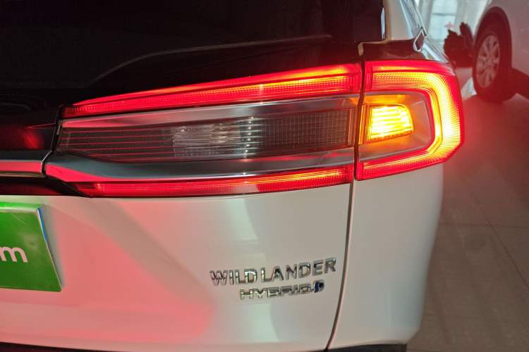 Used Toyota Wildlander 2020 Dual-Engine 2.5L E-CVT Two-Wheel Drive Luxury Edition