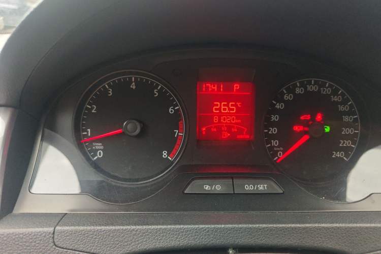 Used Volkswagen Santana 2015 Haval H6 1.6L Automatic Luxury Model Odometer Close Up