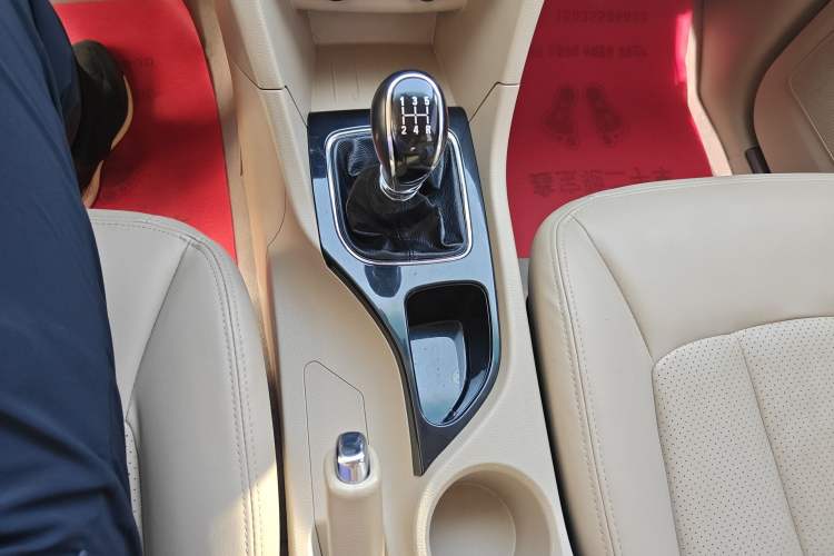 Used Baojun 730 2016 1.5L Manual Luxury Edition 7 Seats
