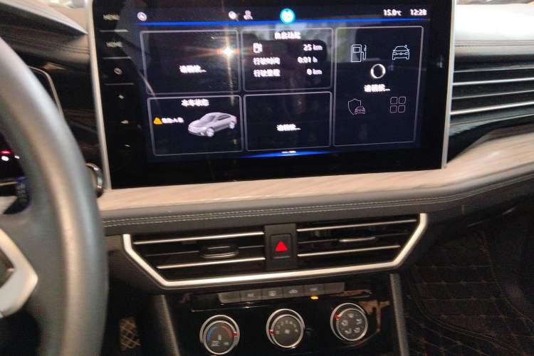 Used Volkswagen Sagitar 2023 300TSI DSG Excellence Edition Audio And AC Panel