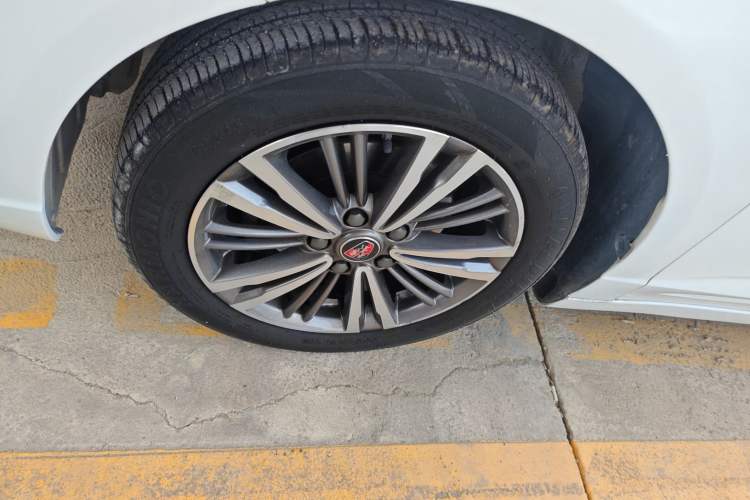 Used Roewe i5 2019 1.5L Manual 4G Connect Leehao Flagship Edition
