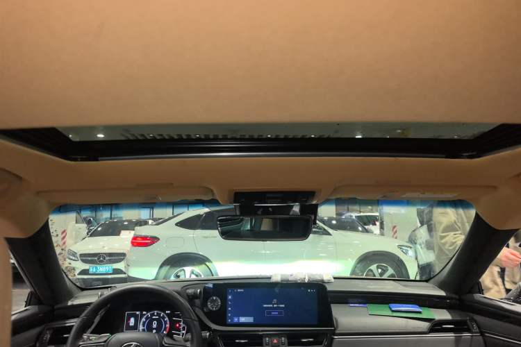 Used Lexus ES 2022 200 Excellence Edition Headliner