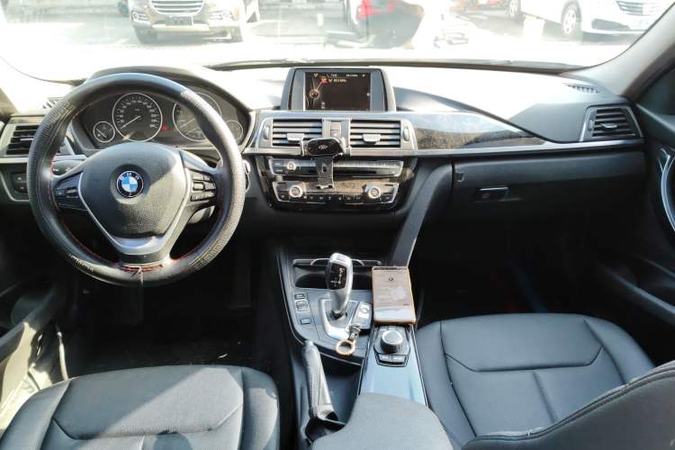 Used BMW 3 Series 2016 316i Fashion Model
