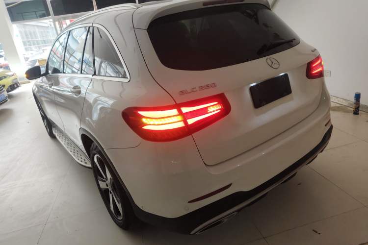 Used Mercedes-Benz GLC 2018 Facelift GLC 260 4MATIC Luxury Edition
