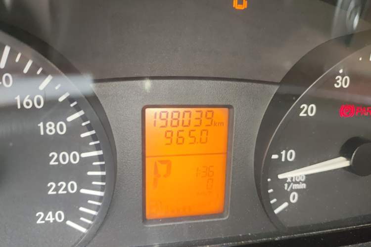 Used Mercedes-Benz Vito 2013 3.0L Elite Edition