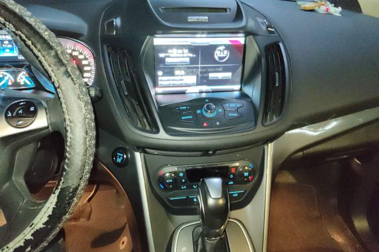 Used Ford Kuga 2015 1.5L GTDi Four-Wheel-Drive Elite Model Audio And AC Panel