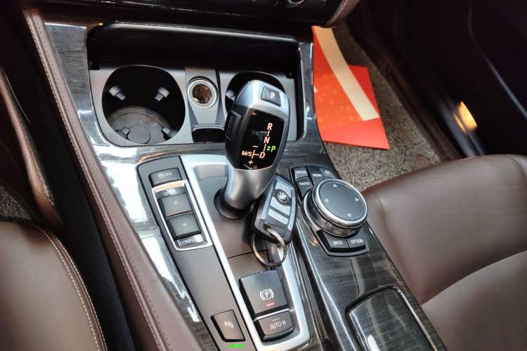 Used BMW 5 Series 2014 525Li Luxury Design Package Gear Lever
