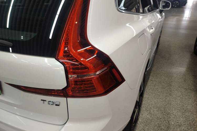 Used Volvo XC60 New Energy 2024 T8 Plug-in Hybrid Long-Range All-Wheel Drive Smart Luxury Edition Right Rear Taillight