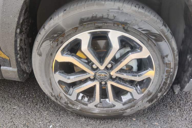 Used Toyota FRONTLANDER 2023 2.0L Smart Electric Hybrid Dual-Engine Luxury Edition Right Front Wheel Hub