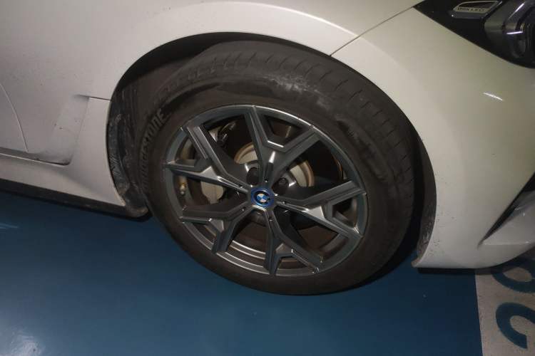 Used BMW i3 2023 eDrive 40 L Midnight Edition
