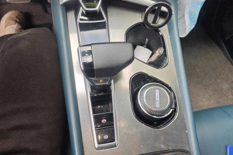 Used MG 7 2023 2.0T Automatic Hunter Luxury Edition Gear Lever