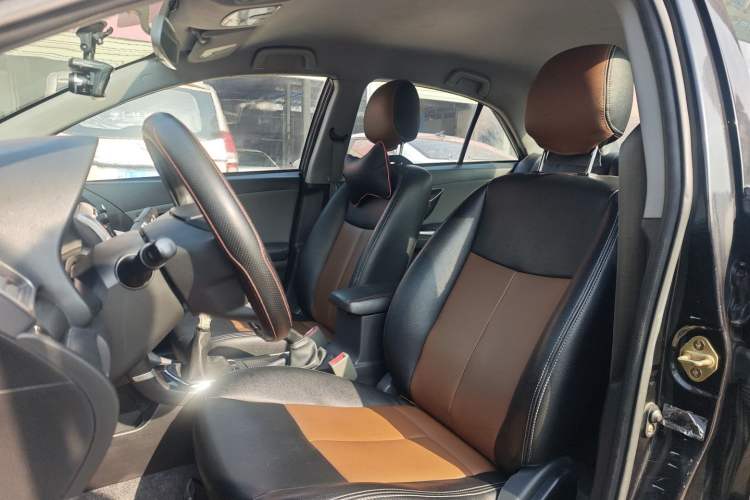 Used Zotye Z300 2014 1.5L Value Edition Manual Comfort Model
