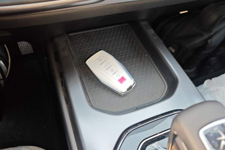 Used Geely Auto Cowboy 2025 1.5TD Trendy Play Edition Interior 1