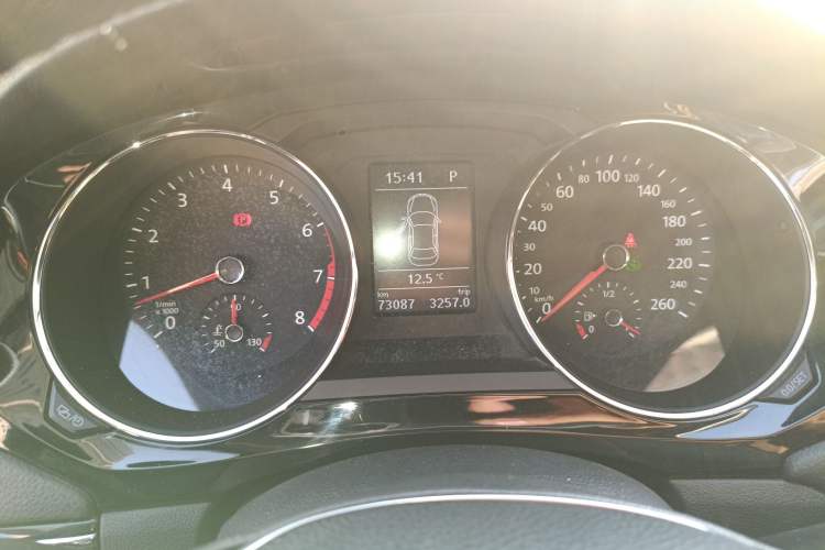 Used Volkswagen Sagitar 2015 230TSI Automatic Luxury Model
