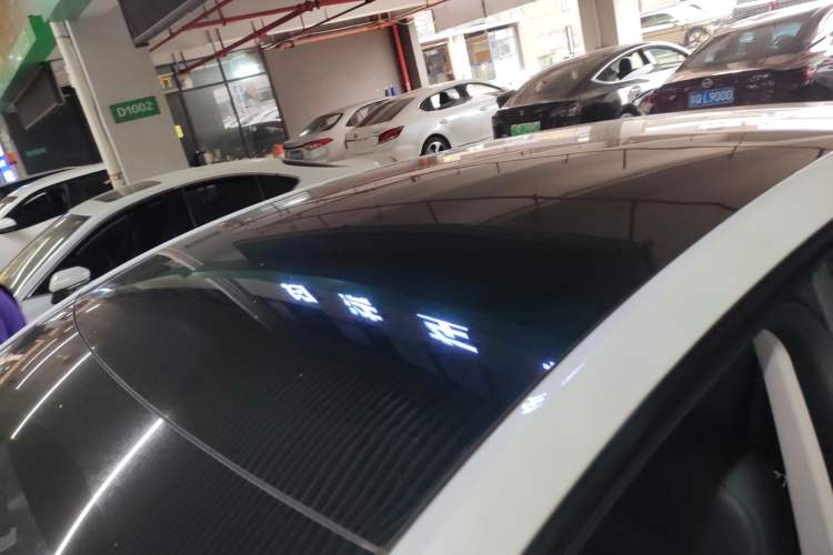 Used Tesla Model Y 2024 Rear-Wheel-Drive Version Roof