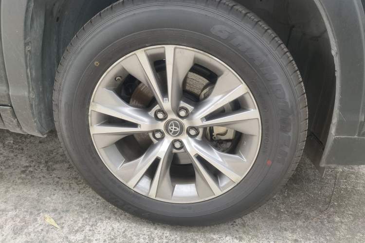 Used Toyota Highlander 2017 2.0T Two-Wheel Drive Elite Version 7 Seats