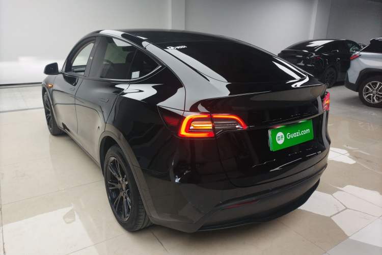 Used Tesla Model Y 2022 Long-Range All-Wheel-Drive Version
