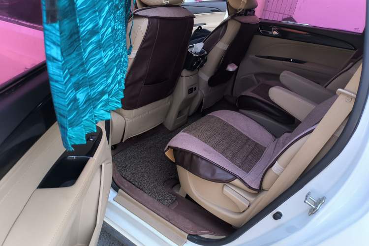 Used Baojun 730 2016 1.5L Manual Comfort Version 7 Seats China V Emission Standard
