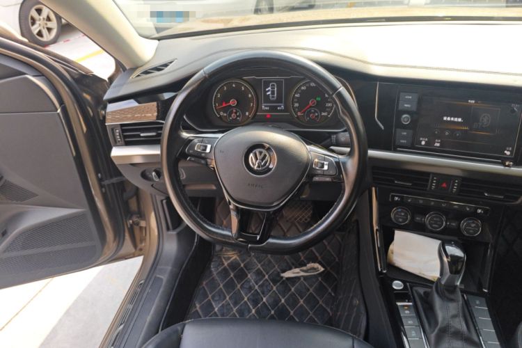 Used Volkswagen Passat 2019 330TSI Elite Edition China V Standard Steering Wheel