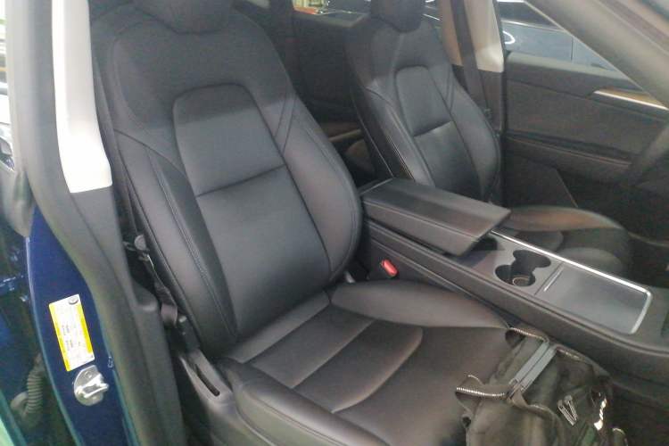 Used Tesla Model Y 2021 Long-Range All-Wheel-Drive Version 3D7
